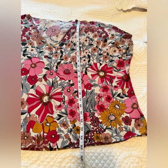 NATURAL LIFE Floral V-Neck Blouse in Pink and Yellow size large - Picture 5 of 7